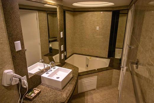 suíte executiva, banheiro e hidro.jpg