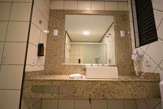 banheiro quarto master gb.jpg