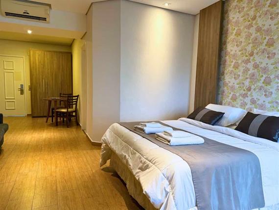 suite executiva ante sala.jpg