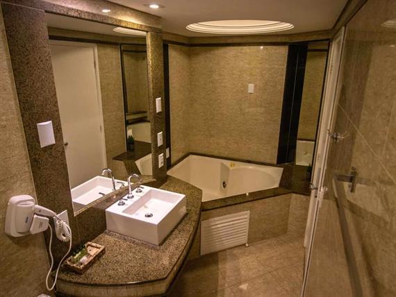 suíte executiva, banheiro e hidro.jpg