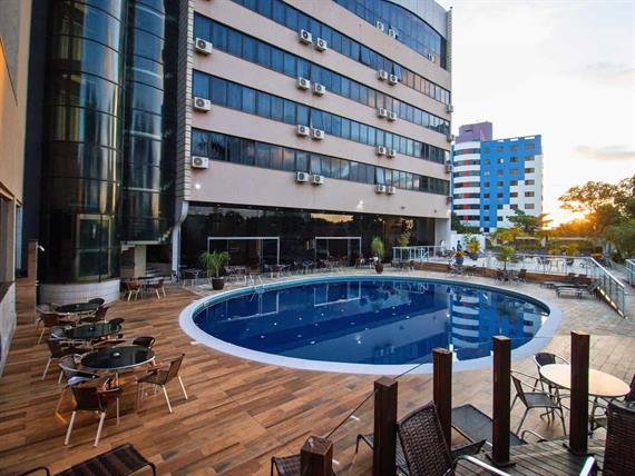 piscina por do sol.jpg