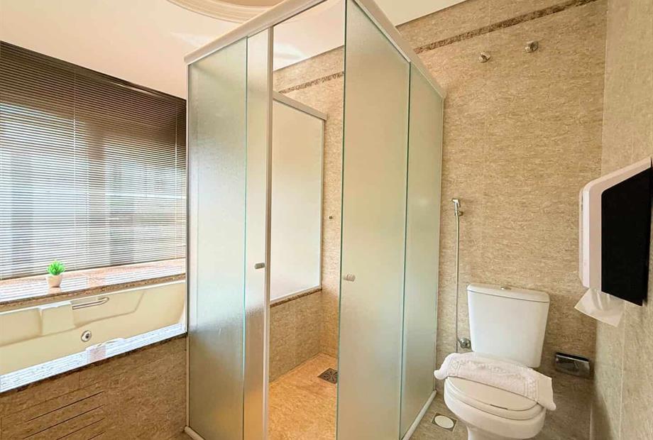 hidromassagem e chuveiro suite master.jpg