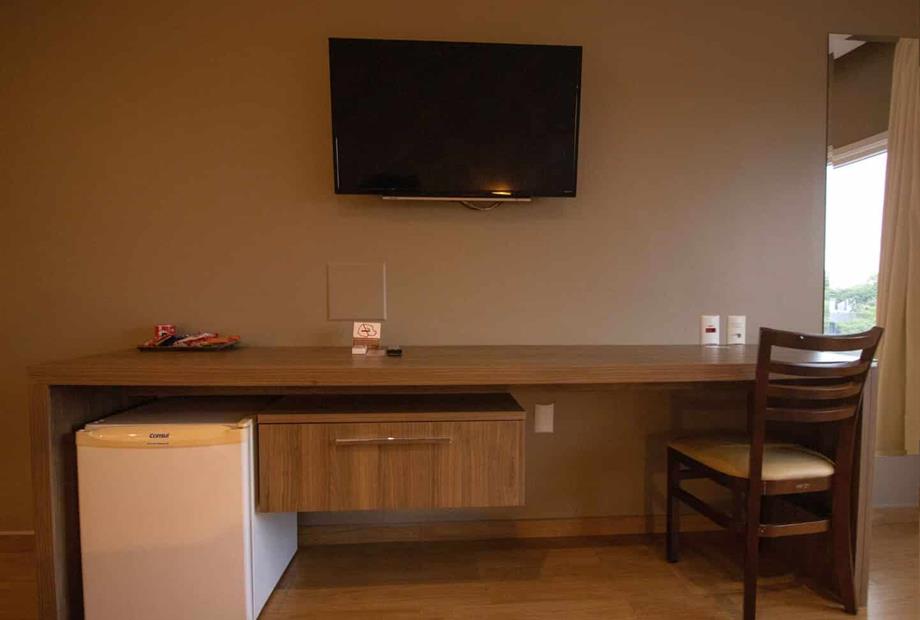 mesa de trabalho.jpg