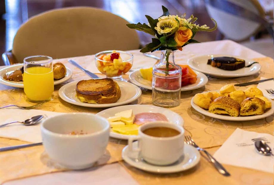 café , mesa posta gb.jpg