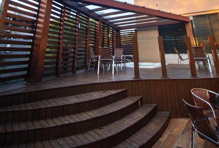 jacuzzi na piscina.jpg