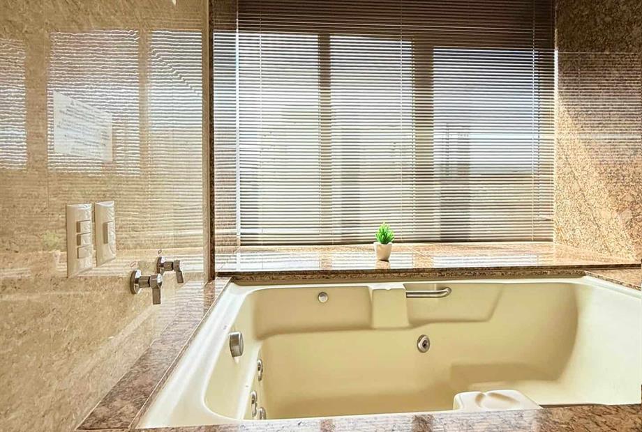 banheira suite master.jpg