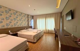 Quarto Triplo Casal Master do Continental Inn