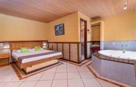Suite Hidro Pareja con Balcón de VOA Wood House