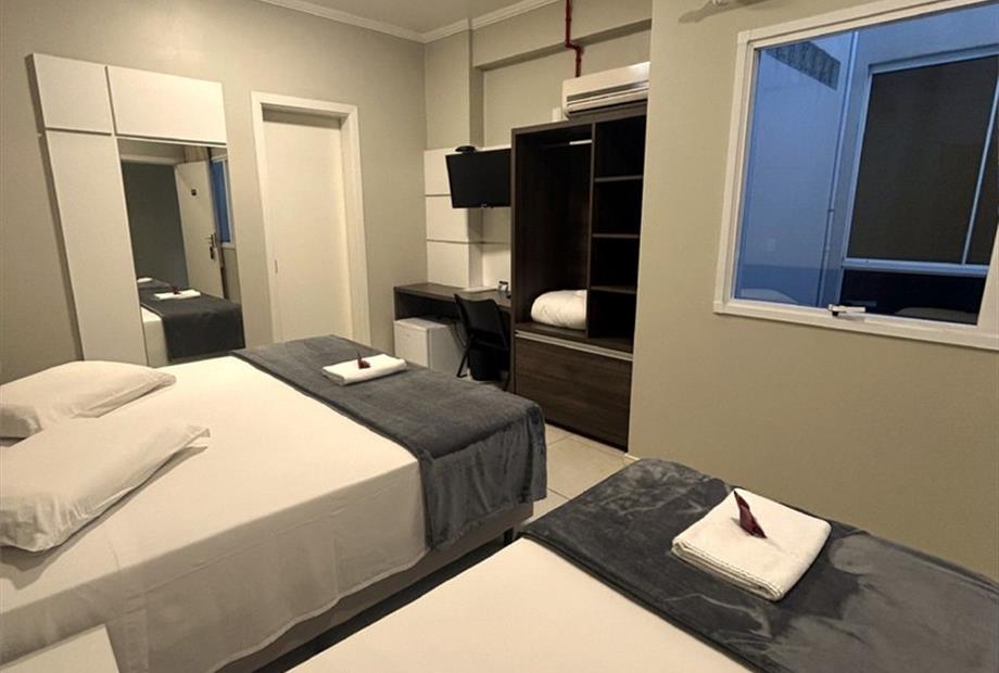 compressed_419-camas e bancada.jpg