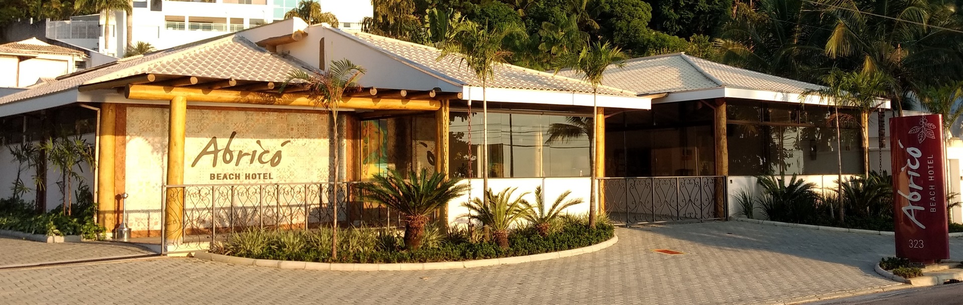 fachada hotel.jpg