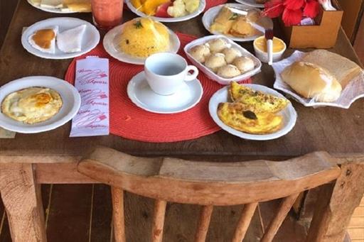 cafe da manha guedes foto 02.jpg