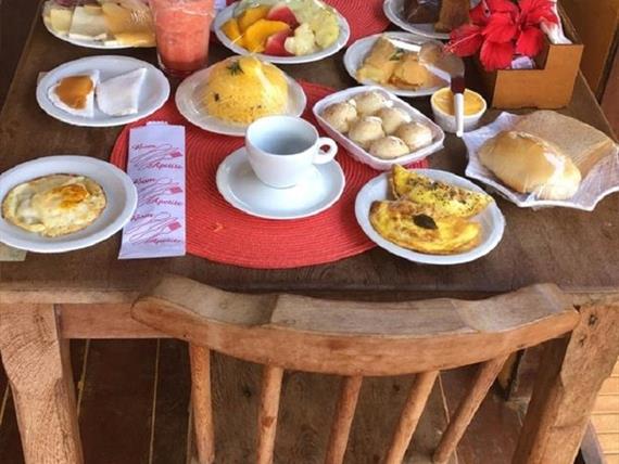 cafe da manha guedes foto 02.jpg