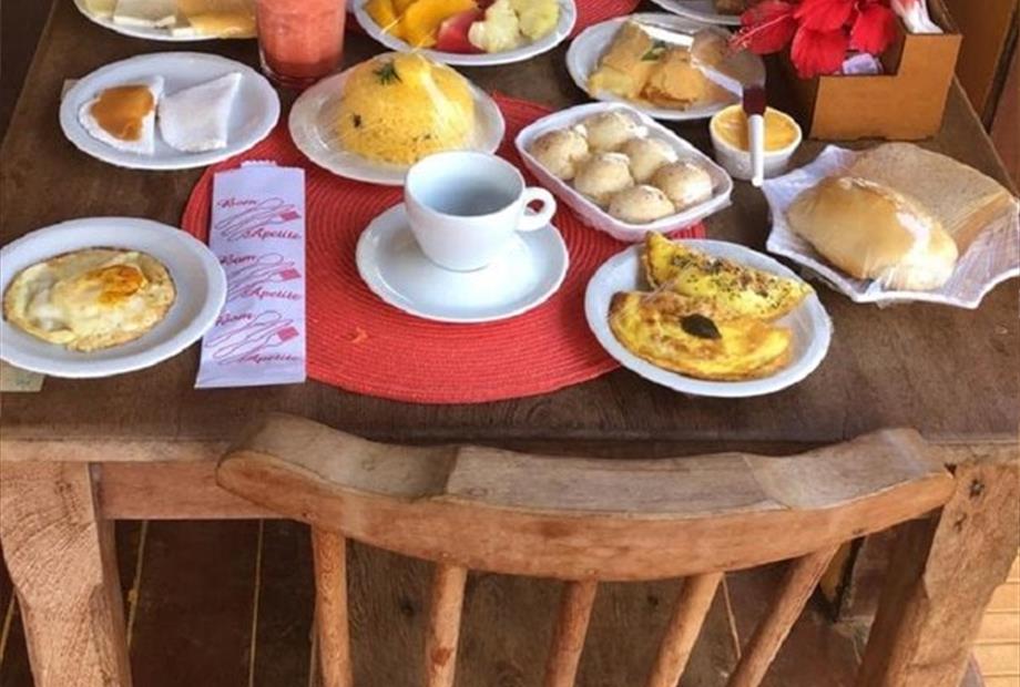 cafe da manha guedes foto 02.jpg