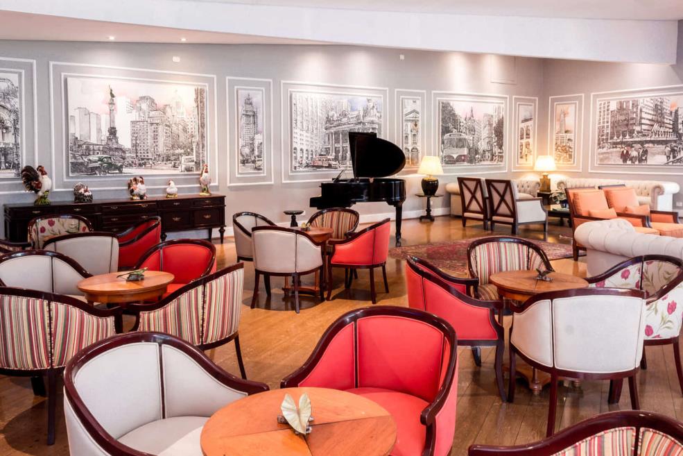 piano bar.jpg