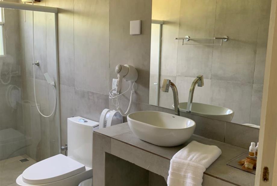 suíte vista vale quarto 5 (2).jpeg