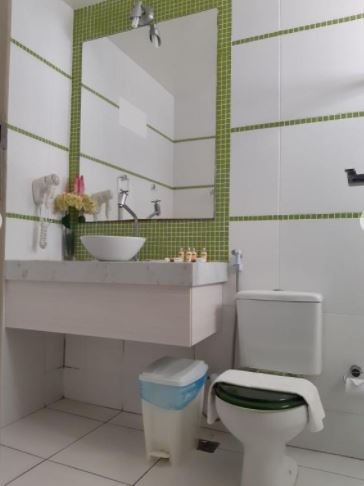 quarto família banheiro.jpg