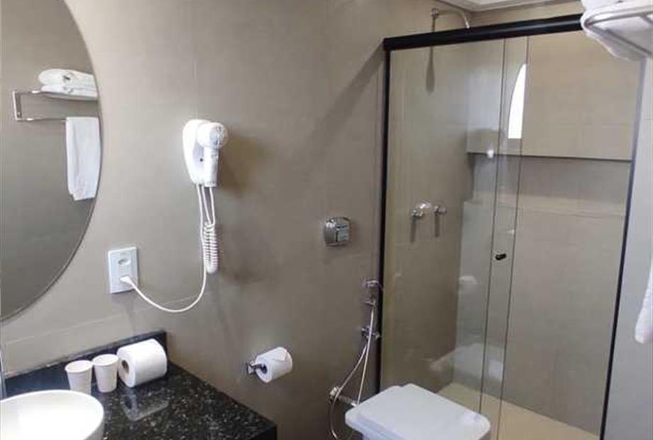 suite superior banheiro.jpg