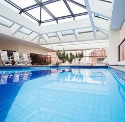 travel_inn_park_avenue-115 - piscina.jpg