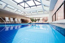 travel_inn_park_avenue-115 - piscina.jpg