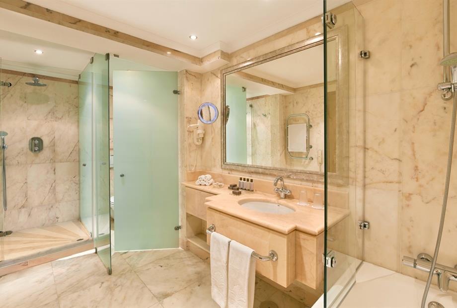 Ria Park Hotel&Spa_Suite Deluxe.025.jpg