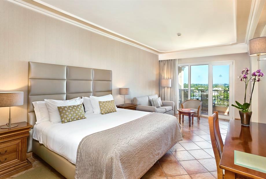 RPH_Premium Room Side Sea Pool View.023.jpg