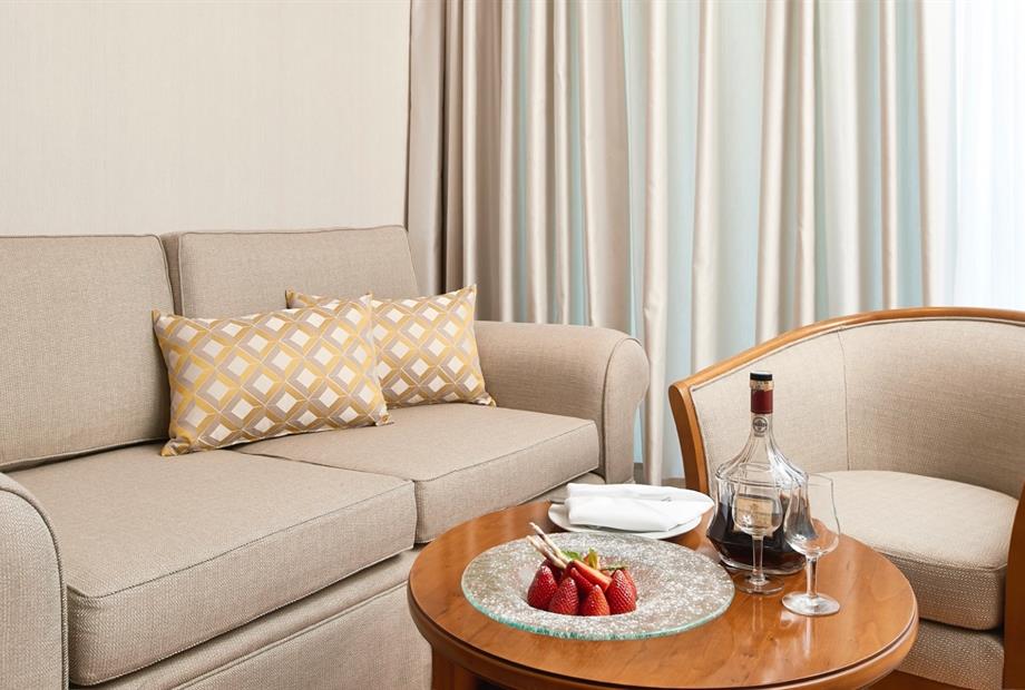 RPH_Premium Room Side Sea Pool View.024.jpg