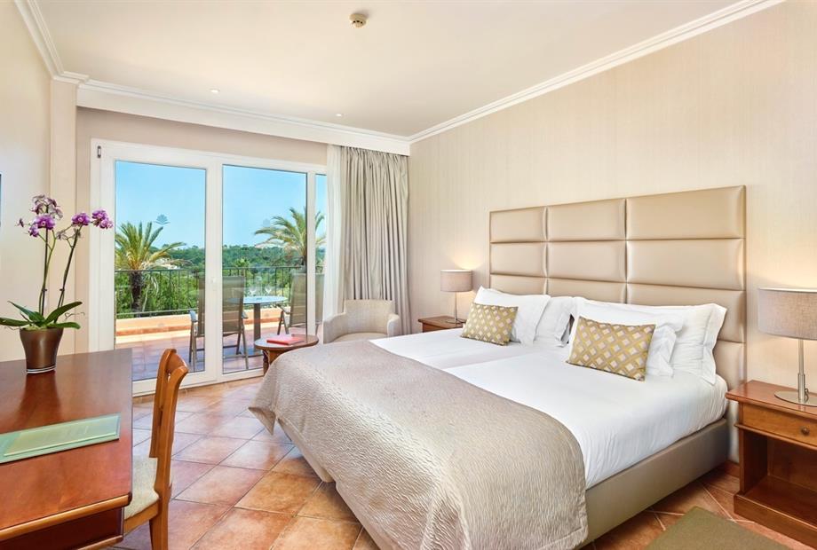 RPH_Family Room with Side Sea View .018.jpg