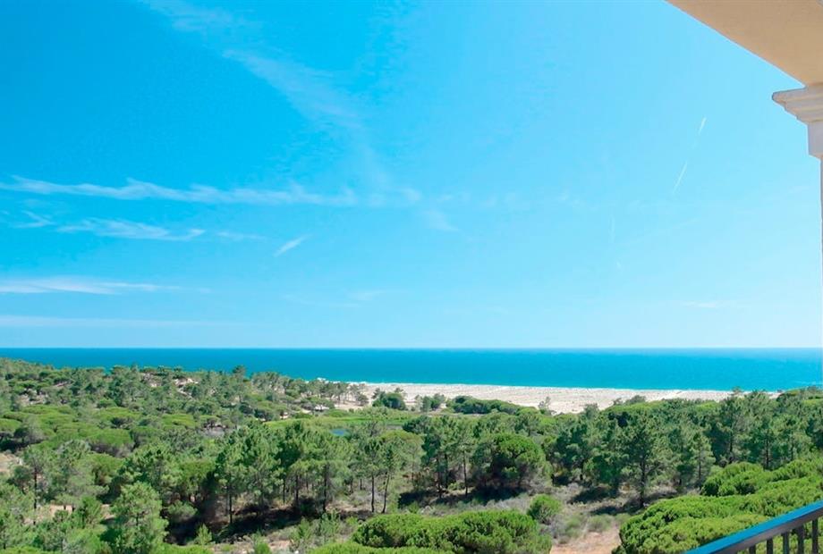 RPH_Family Room with Side Sea View .020.jpg