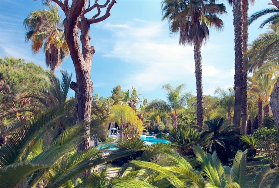 RPH_Family Room with Garden View.010.jpg