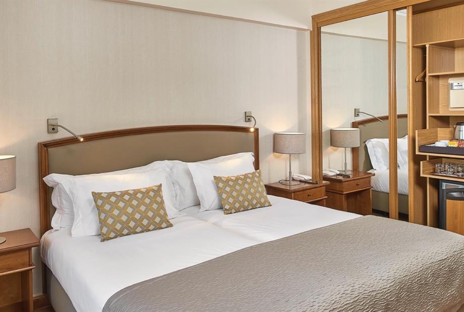 RPH_Family Room with Garden View.011.jpg