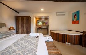 Deluxe com HidroMassagem do Le Village Boutique Hotel