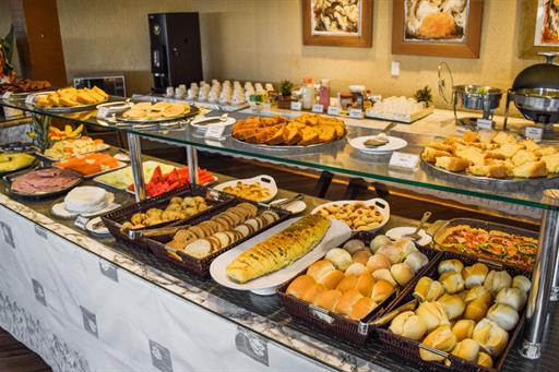 buffet cafe da manha.jpg