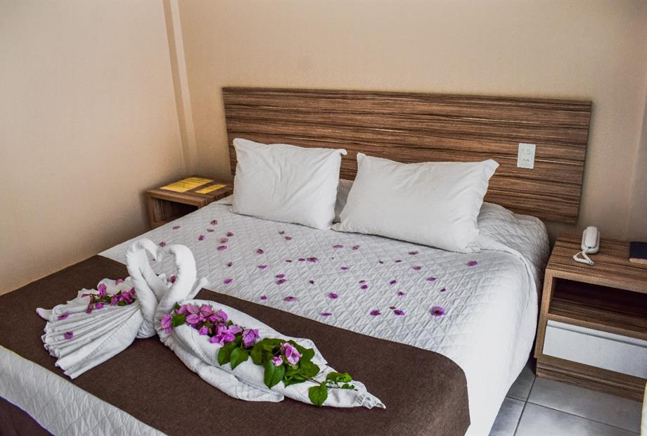 suite c vista piscina adptado.jpg