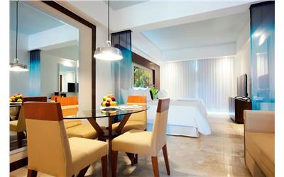 Altitude Club Junior Suite Swim Out King - KGNV-Junior Suite SwimOut King.jpg