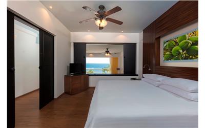 Junior Suite Ocean Front King - KGNV-JROcean Front 1.jpg