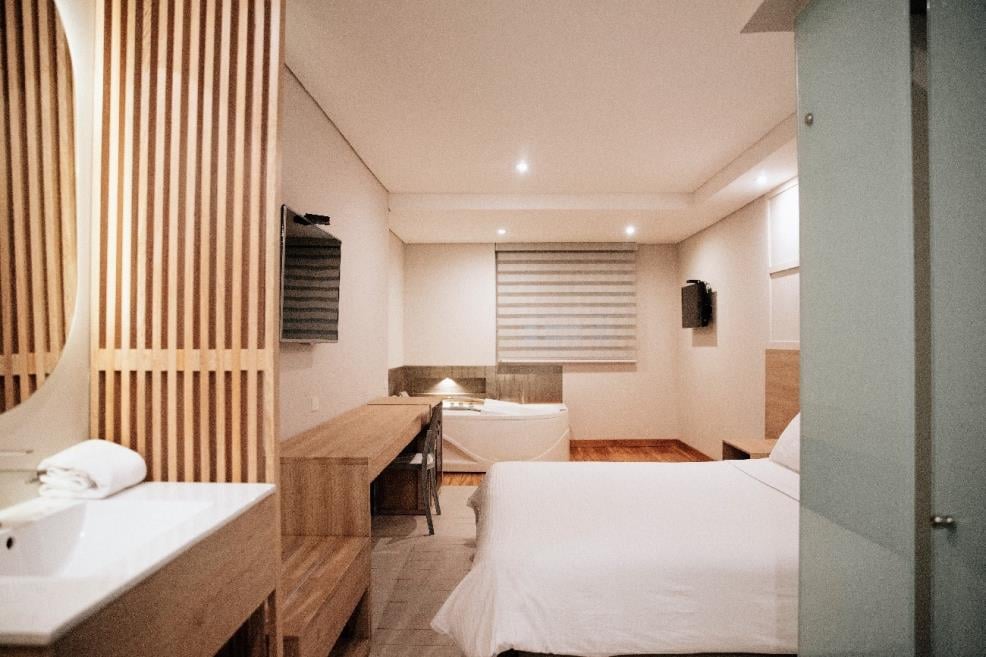 junior suite .jpg