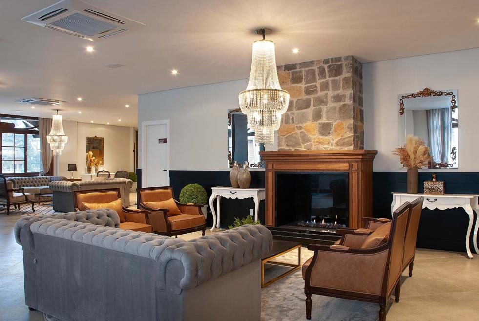 lobby 3 (1).jpg