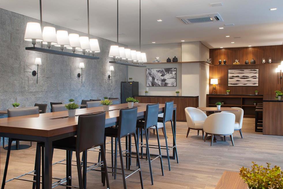 lobby bar 2.jpg
