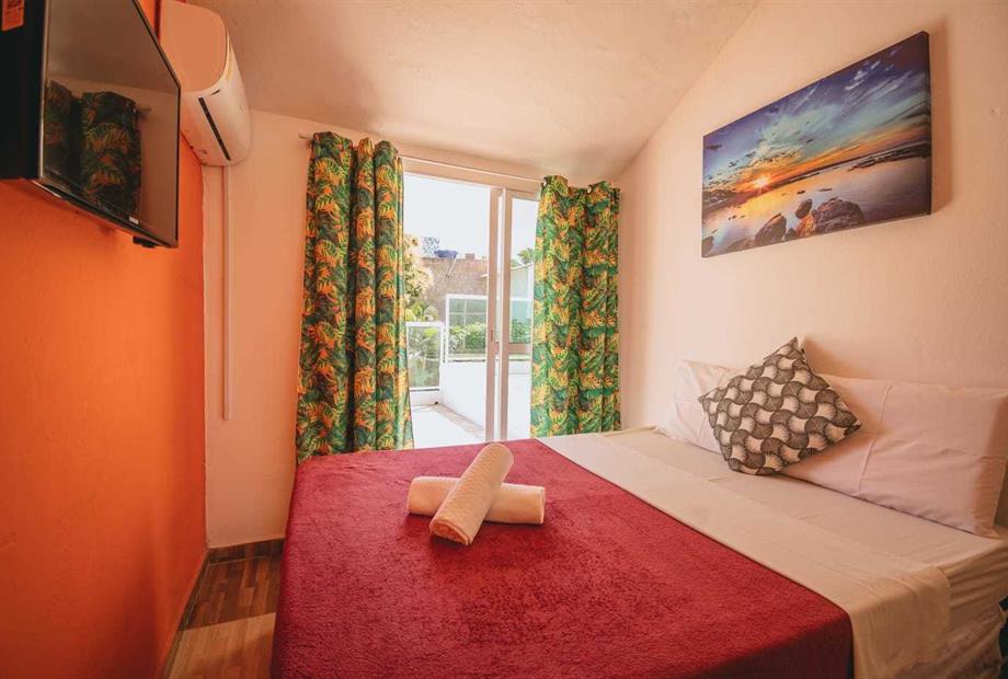 casal superior com varanda (2).jpg