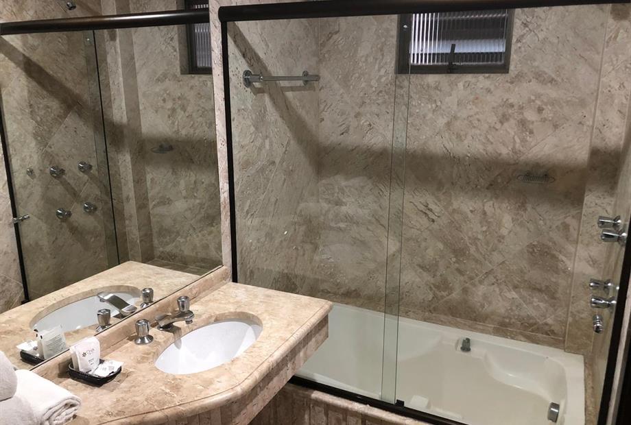 banheiro suite 1.jpg