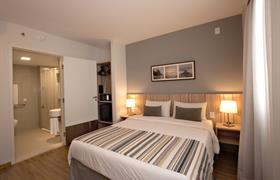 Standard Triplo com Cama Queen Size - Acessível para Hóspedes com Mobilidade Reduzida do Days Inn Rio Lapa