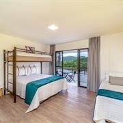 Suíte Master Quíntuplo Vista Rio (com banheira)