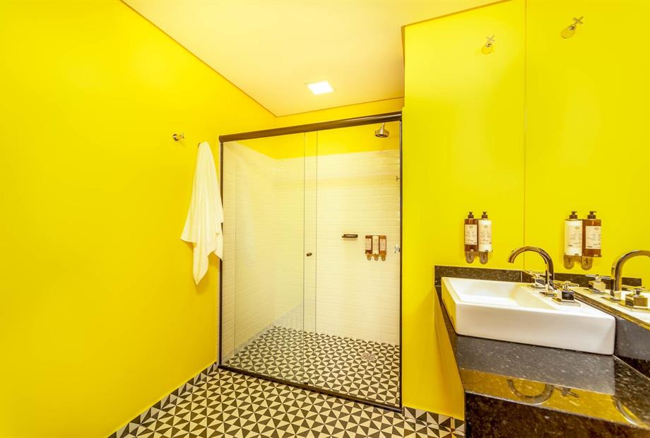 suíte comfort triplo - 07 banheiro.jpg