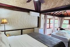 SUITE TRIPLE SUPERIOR CON VISTA Y AIRE
