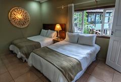 SUÍTE DELUXE FAMÍLIA COM AR,AQUECEDOR,2 CAMAS DE CASAL