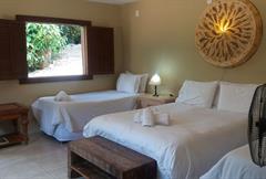 SUÍTE QUADRUPLA COMFORT AMPLA, COM AR,AQUECEDOR,3 CAMAS