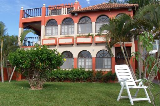 237e83_7229eb4ea7c04f8c81755d6146e9ffa0 (1).jpg