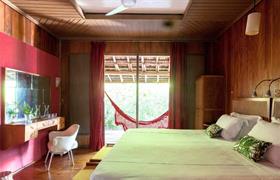 Suíte Vermelha do Vila Naiá - Slow Living Casa Hotel