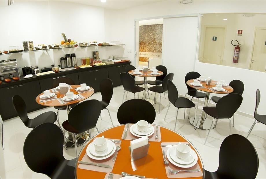 pousada ecomaceió - café da manhã  03.jpg