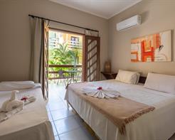Quarto Triplo com Varanda